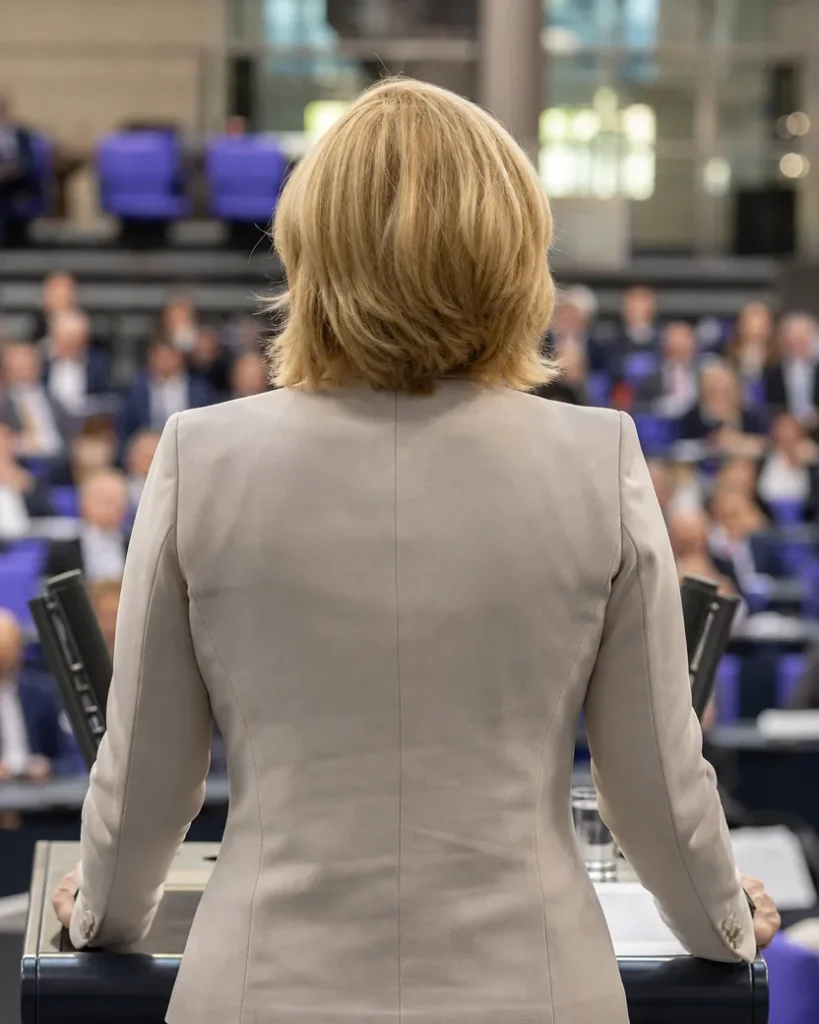 Was verdient Julia Klöckner?